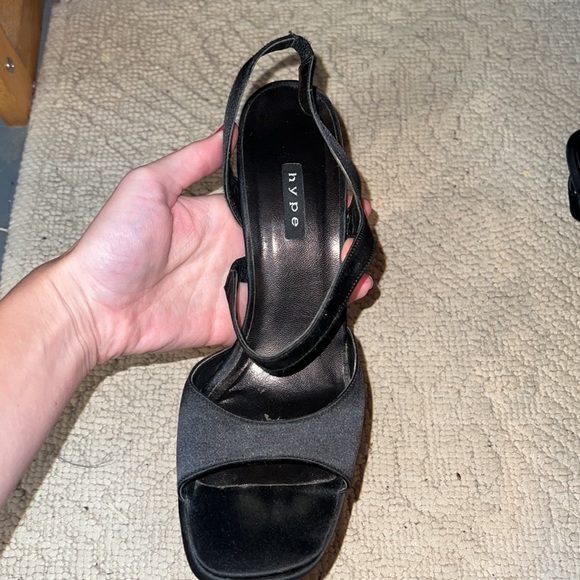 Beautiful satin hype shoes - Picture 6 of 8